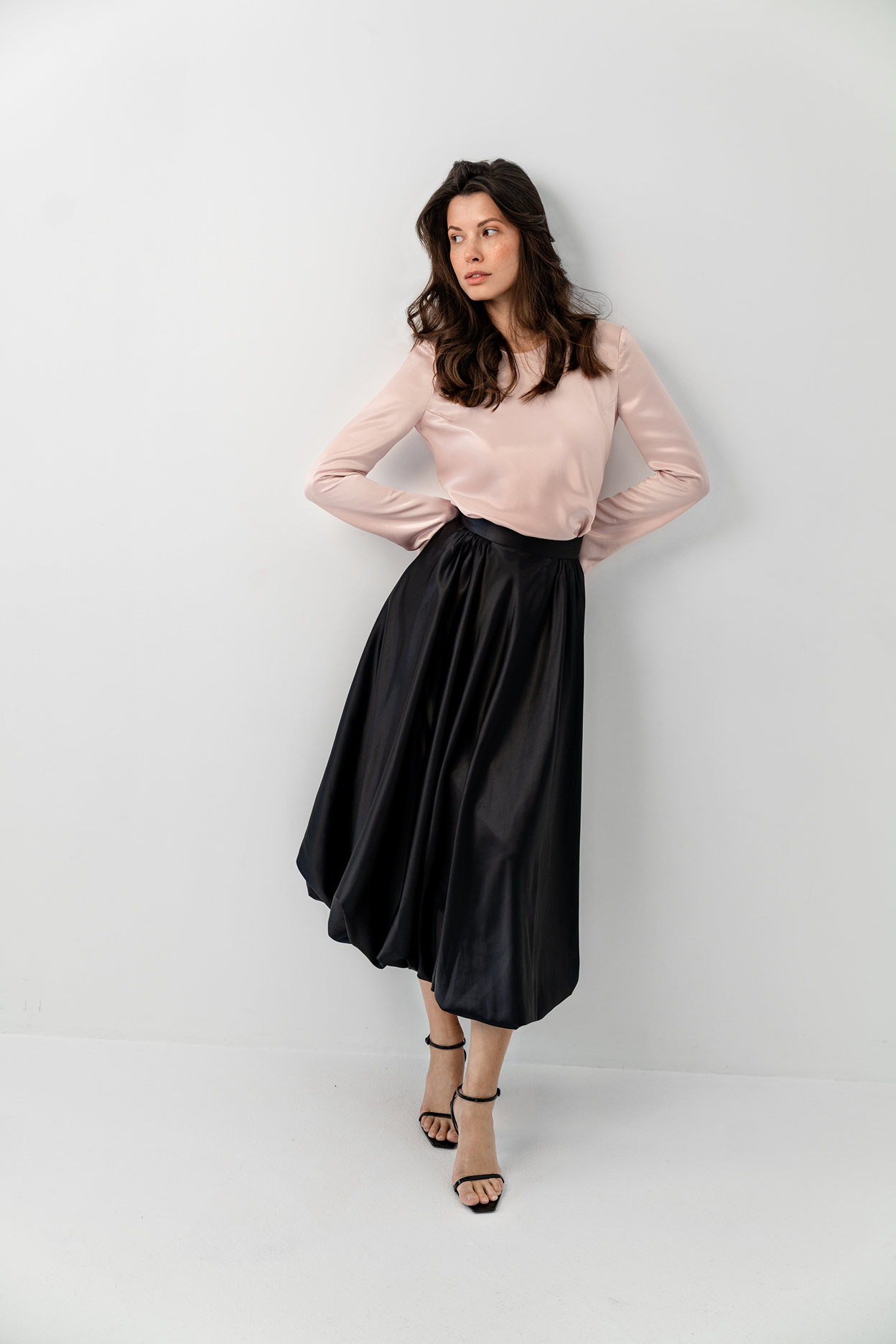 Black balloon skirt
