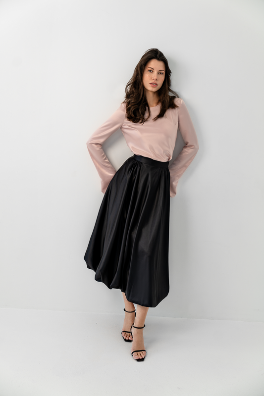 Black balloon skirt