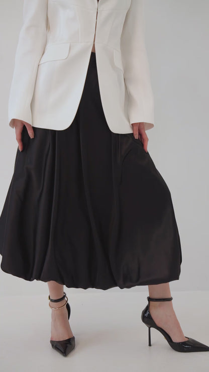 Black balloon skirt